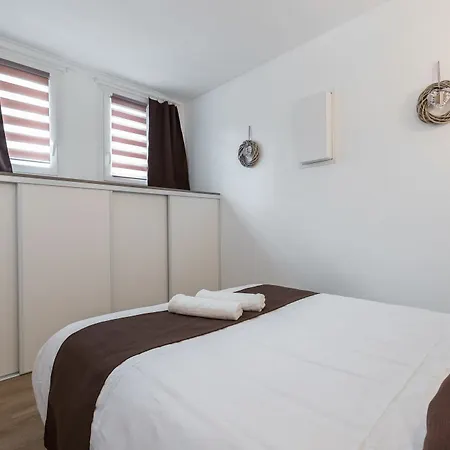 Apartment Sleep In Antibes