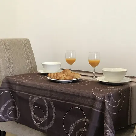 Apartment Sleep In Antibes